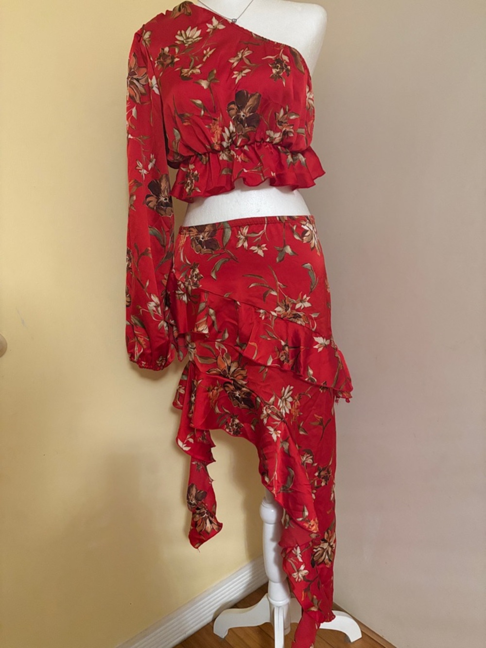 Fashion Nova Red Floral Asymmetrical Ruffle Midi Skirt Set XS